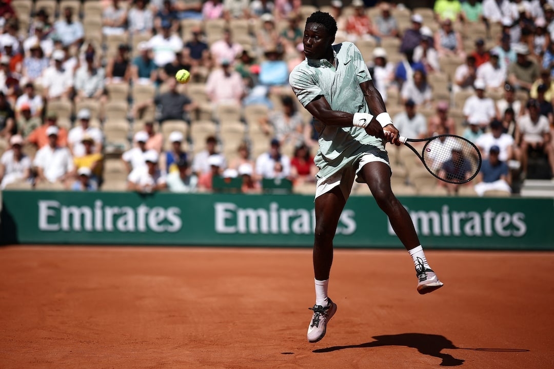 Tay vợt 17 tuổi Moise Kouame gây địa chấn tại Roland Garros, hạ cựu vô địch Grand Slam - hình ảnh - winjun88.com Tay vợt 17 tuổi Moise Kouame gây địa chấn tại Roland Garros, hạ cựu vô địch Grand Slam - hình ảnh - winjun88.com
