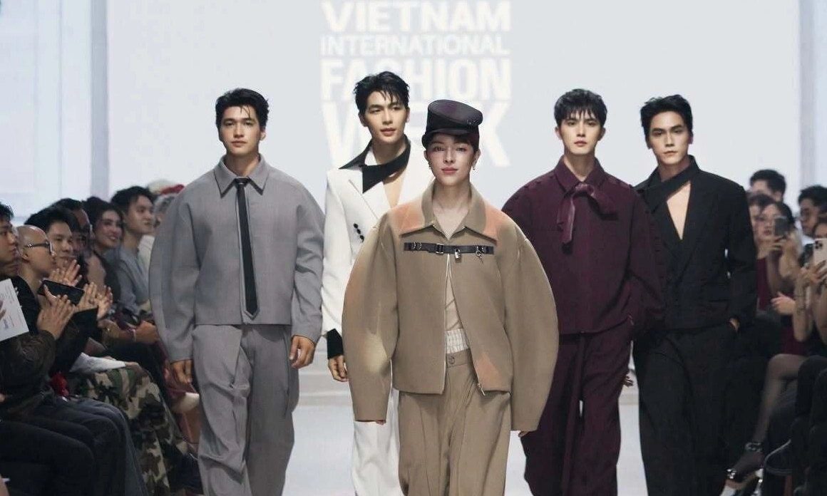 JUN88 eSports và nhịp đập thời trang Gen Z tại Tuần lễ Thời trang Quốc tế Việt Nam - hình ảnh - winjun88.com JUN88 eSports và nhịp đập thời trang Gen Z tại Tuần lễ Thời trang Quốc tế Việt Nam - hình ảnh - winjun88.com