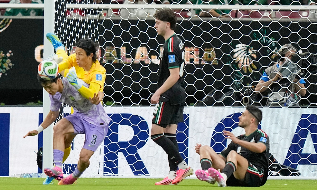 Mexico vượt qua vòng bảng World Cup 2026 nhờ sai lầm của thủ môn Hàn Quốc - hình ảnh - winjun88.com