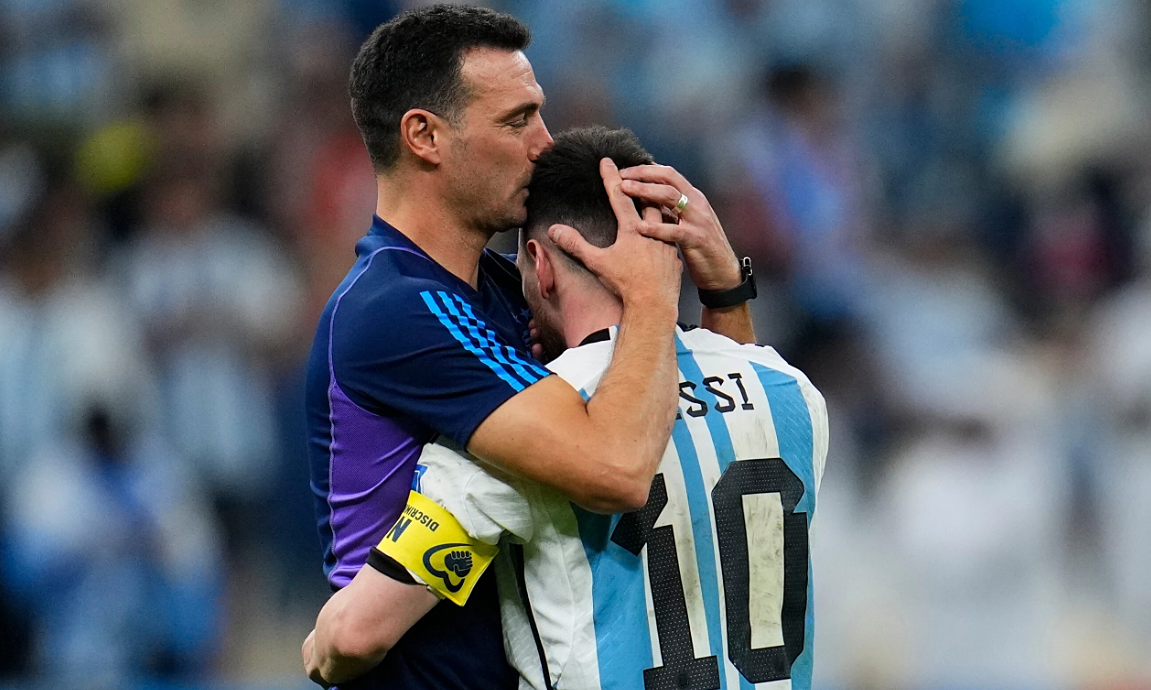 HLV Scaloni: ‘Trước khi ra quyết định, tôi luôn tham khảo Messi’ - hình ảnh - winjun88.com HLV Scaloni: ‘Trước khi ra quyết định, tôi luôn tham khảo Messi’ - hình ảnh - winjun88.com