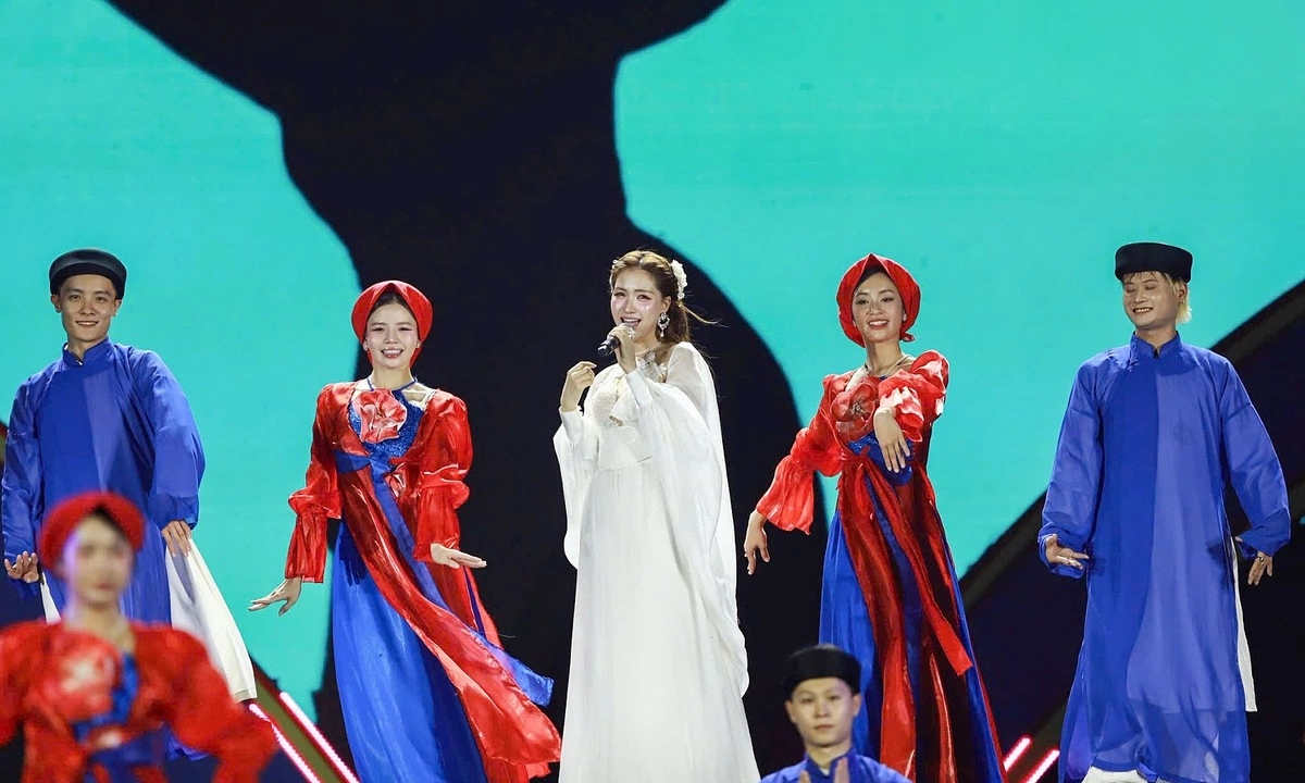 JUN88 chính thức đồng hành cùng thanh xuân rực rỡ của Hòa Minzy và dàn sao trẻ - hình ảnh - winjun88.com JUN88 chính thức đồng hành cùng thanh xuân rực rỡ của Hòa Minzy và dàn sao trẻ - hình ảnh - winjun88.com