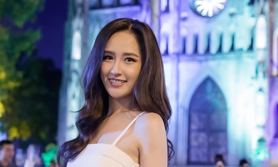 Thưởng tân thủ JUN88 và phong cách thời trang dạo phố của Mai Phương Thúy - hình ảnh - winjun88.com Thưởng tân thủ JUN88 và phong cách thời trang dạo phố của Mai Phương Thúy - hình ảnh - winjun88.com