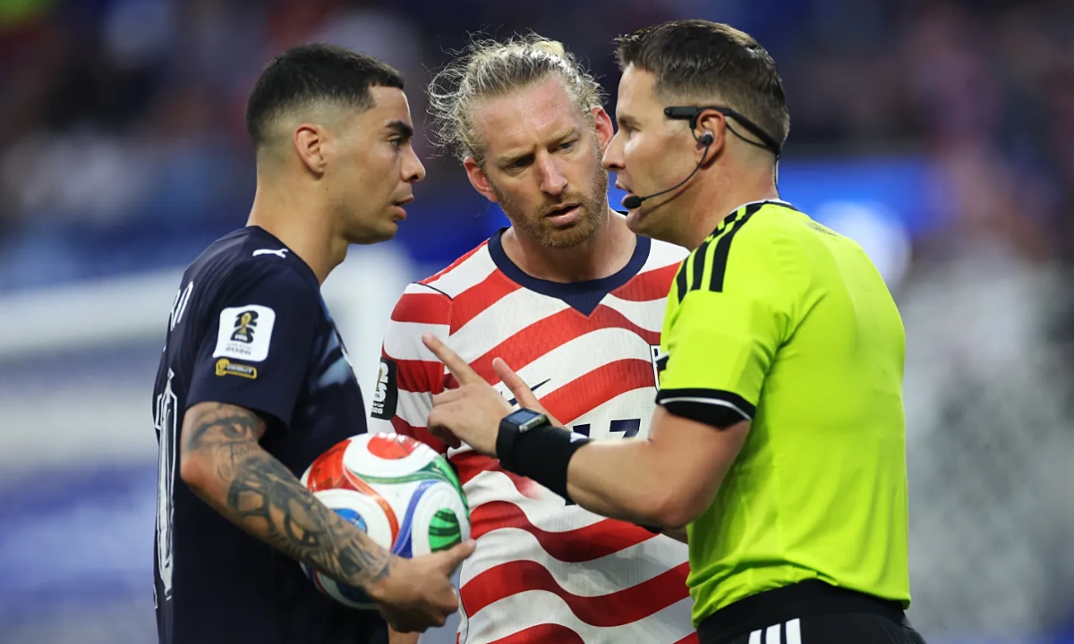 Luật VAR mới giúp thủ quân đội tuyển Mỹ tránh thẻ vàng tại World Cup 2026 - hình ảnh - winjun88.com