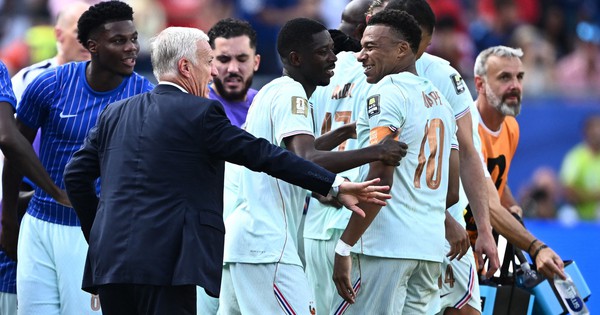 HLV Deschamps đi vào lịch sử World Cup: Mbappe – Dembele tái lập kỳ tích của Brazil: góc nhìn mới cho người chơi Việt - hình ảnh - winjun88.com