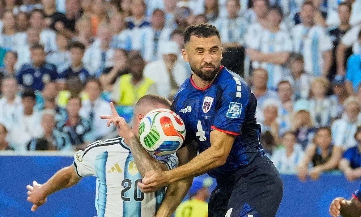Vì sao Argentina không được hưởng phạt đền trước Cape Verde dù có tình huống để tay? - hình ảnh - winjun88.com