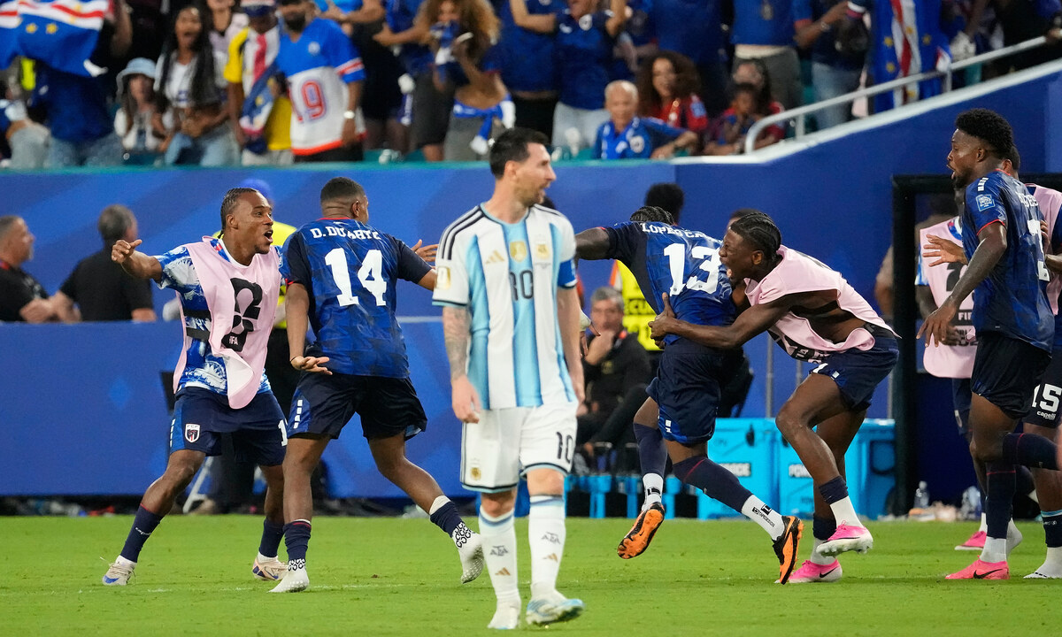 Henry và Ibrahimovic kêu gọi FIFA trao cup cho Cape Verde - hình ảnh - winjun88.com