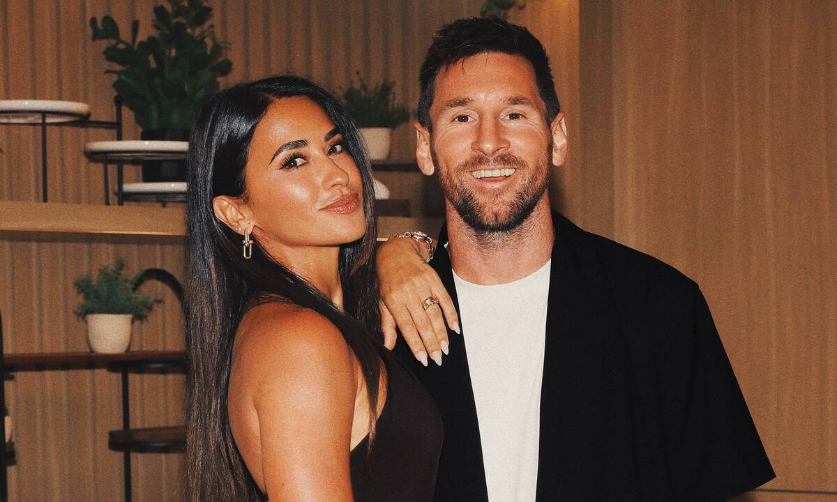 JUN88 eSports: Câu chuyện tình 30 năm của Messi và vợ – Biểu tượng của sự chung thủy - hình ảnh - winjun88.com